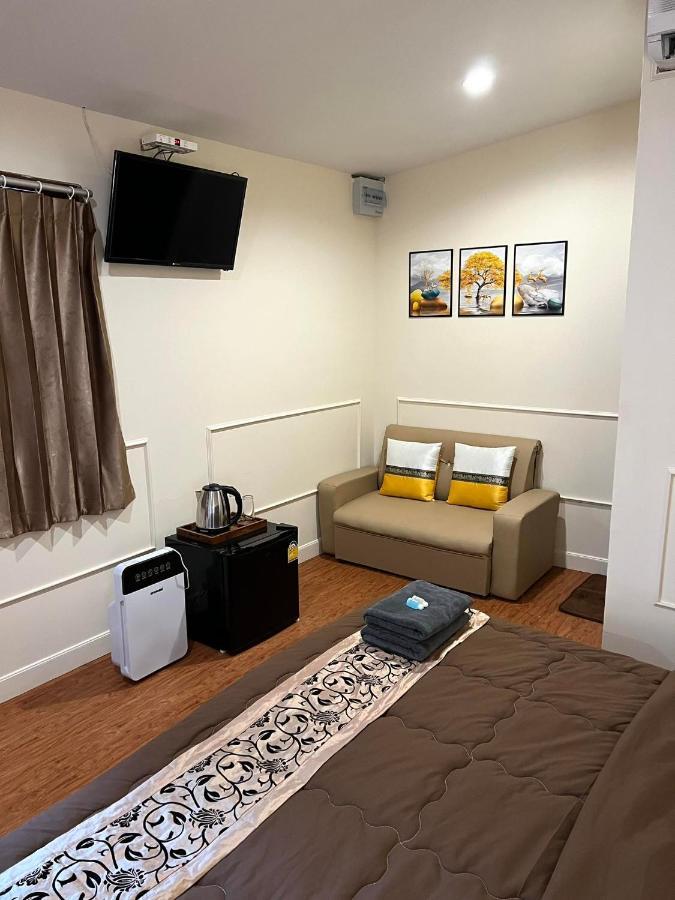 Binlar Guesthouse Ayutthaya Extérieur photo