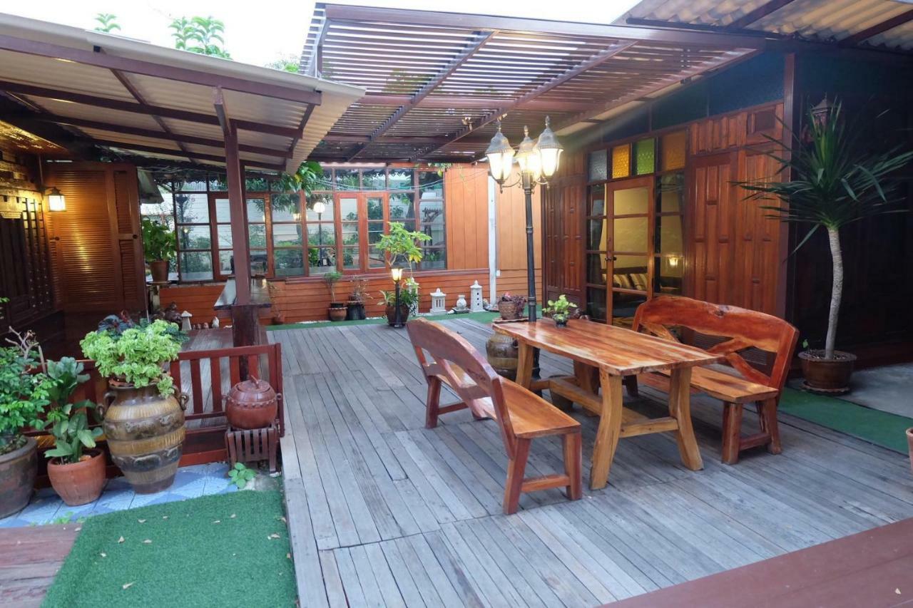 Binlar Guesthouse Ayutthaya Extérieur photo